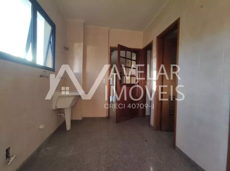 Lavanderia - Apartamento no Edifício Marseille - Pedreira-SP