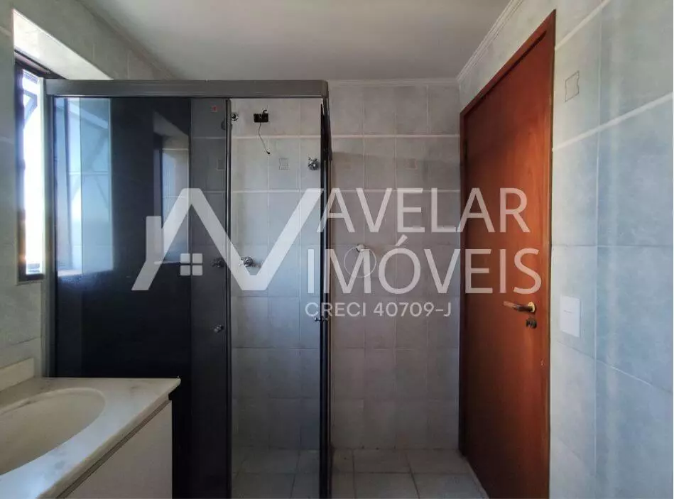 Banheiro da Suíte - Apartamento no Edifício Marseille - Pedreira-SP